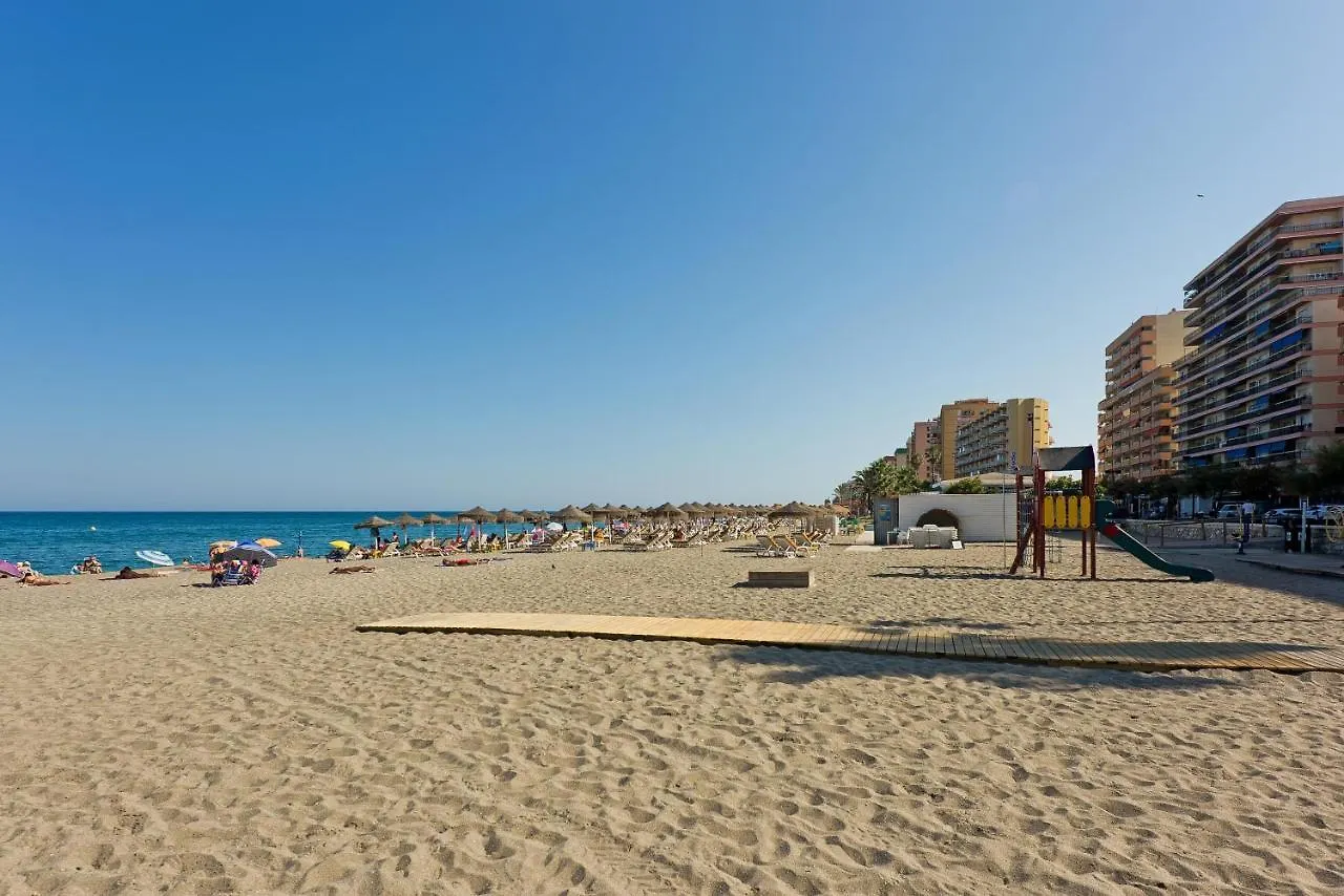 Relaxing Beach Apartment In Fuengirola Parking إسبانيا