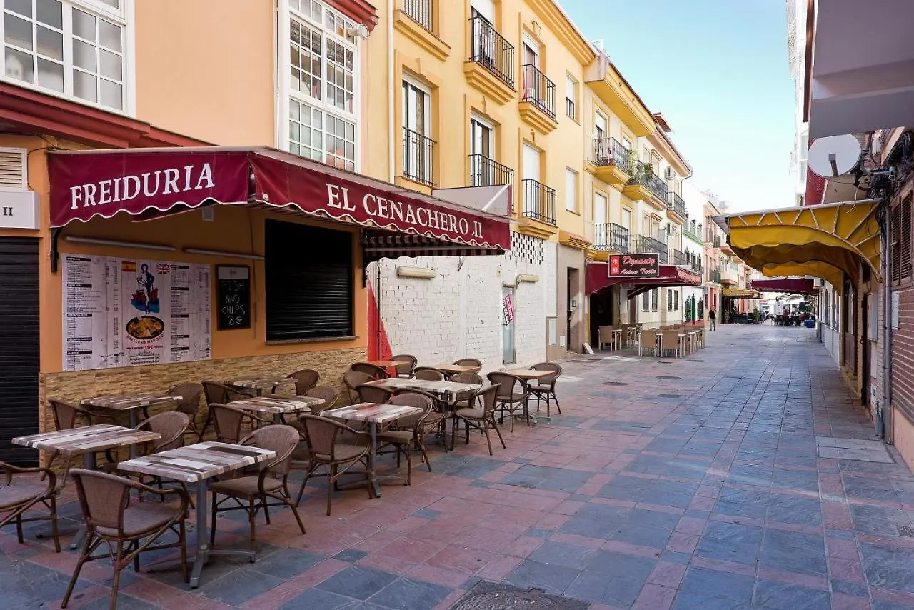 Relaxing Beach Apartment In Fuengirola Parking